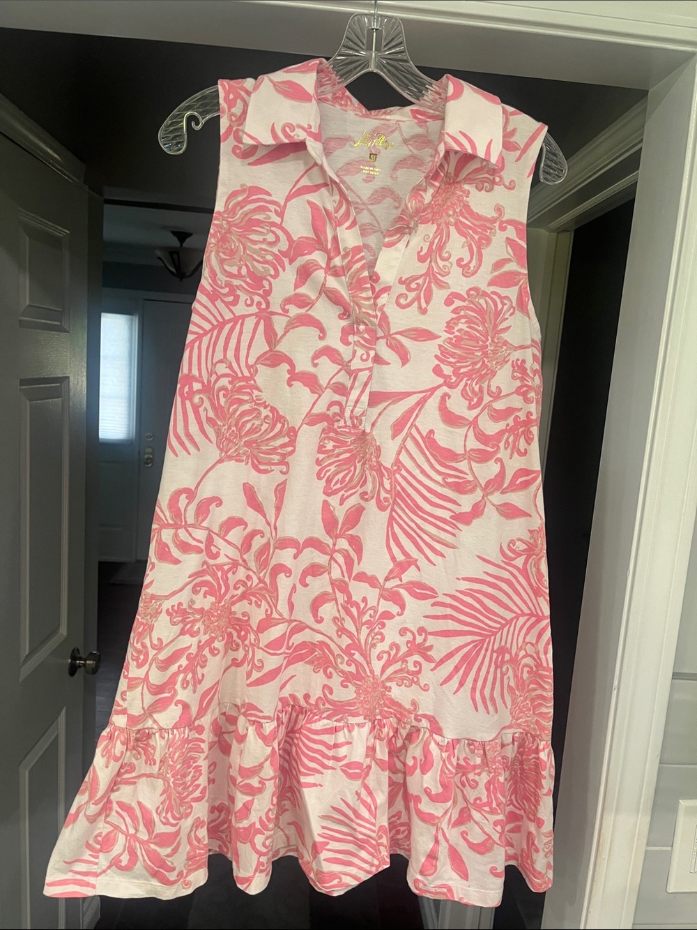 Lilly Pulitzer sleeveless Collared Pink & White w/Ruffled bottom Dress-Size M